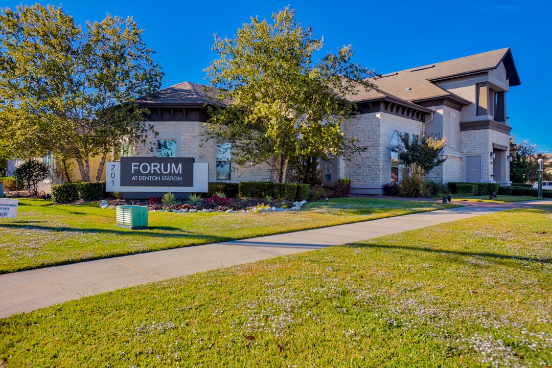 Forum Denton in Denton, TX - Foto de edificio