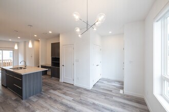 15010-15094 94 Ave NW in Edmonton, AB - Building Photo - Building Photo