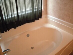 5511 Walnut Ln in Stonecrest, GA - Building Photo - Building Photo