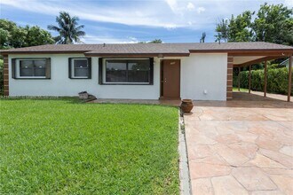 2700 N Seacrest Blvd in Boynton Beach, FL - Foto de edificio - Building Photo