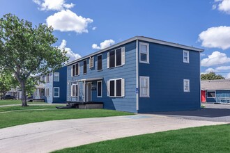 Driftwood Apartments in Corpus Christi, TX - Building Photo - Building Photo