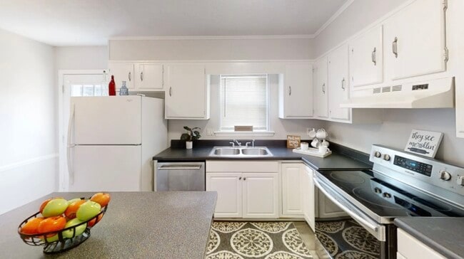 property at 1309 W Meadowview Rd