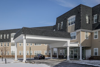 Osprey Point Apartments in Little Ferry, NJ - Foto de edificio - Building Photo