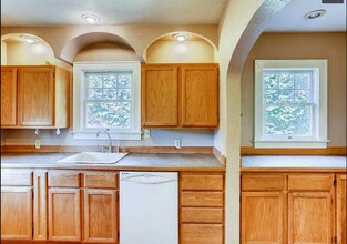 2801 Front St NE in Salem, OR - Building Photo - Building Photo