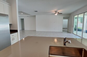 3132 Country Side Dr in Apopka, FL - Building Photo - Building Photo