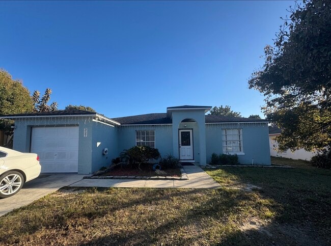 327 Lake Daisy Loop in Winter Haven, FL - Building Photo - Building Photo