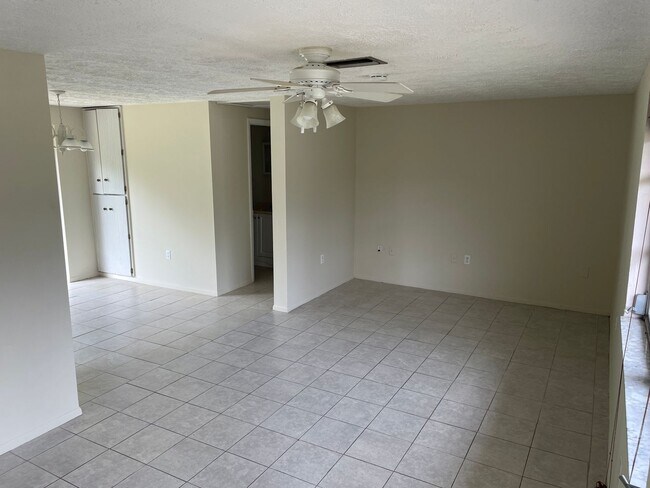 6332 Pennsylvania Ave in New Port Richey, FL - Building Photo - Building Photo