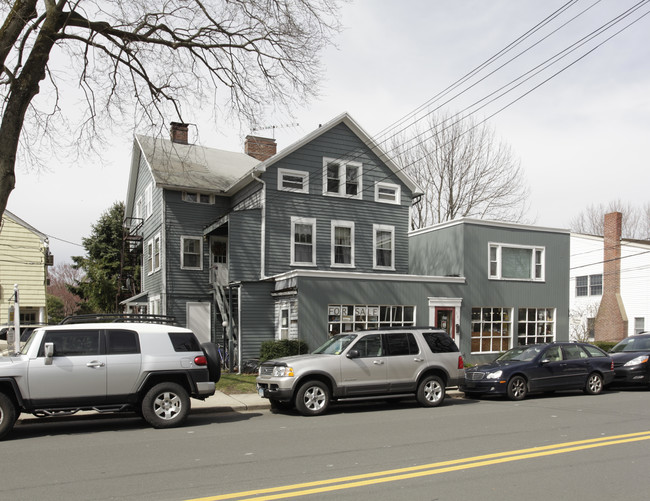 201 Main St in Westport, CT - Foto de edificio - Building Photo