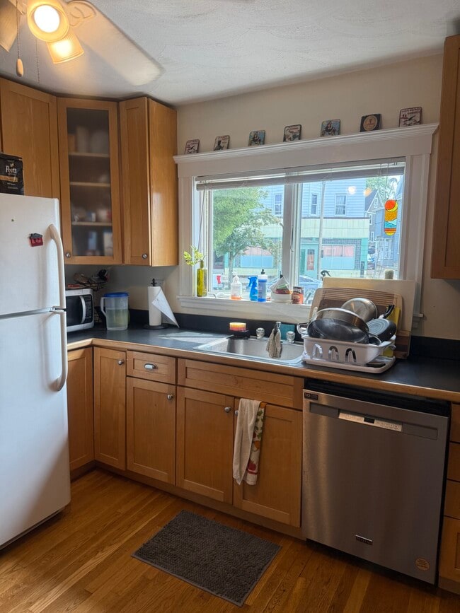 881 Broadway, Unit 1