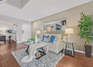 3 Embarcadero W, Unit 3 Embarcadero W #334 in Oakland, CA - Building Photo - Building Photo