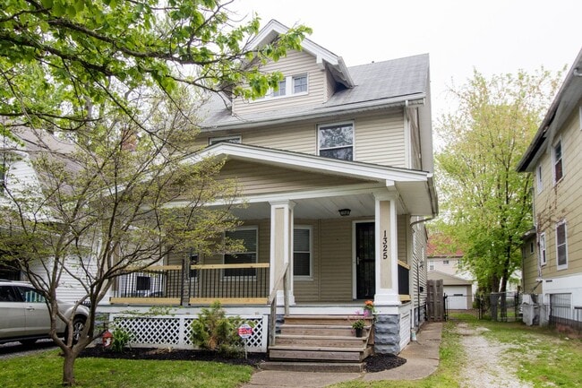1325 W 91st St in Cleveland, OH - Building Photo - Building Photo