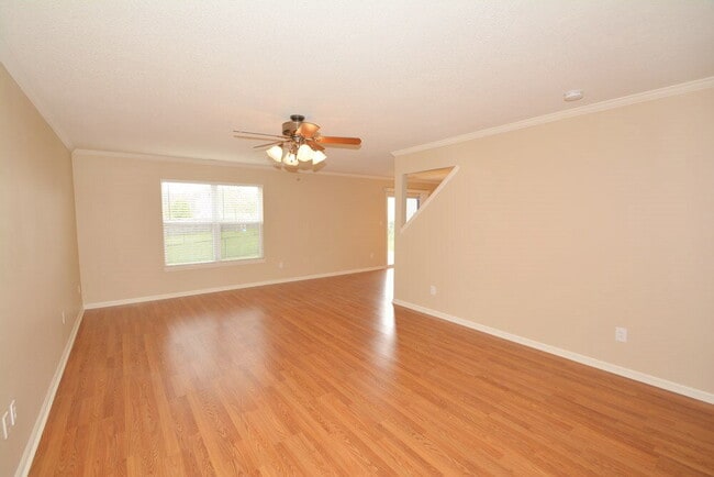 7317 Kimble Dr in Indianapolis, IN - Foto de edificio - Building Photo