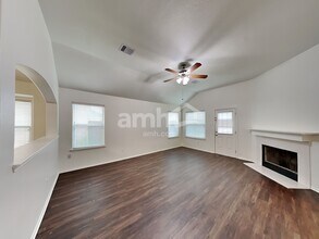 7702 Summer Dale Dr in Rosenberg, TX - Building Photo - Building Photo