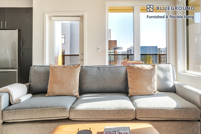 2333 Calle Del Mundo, Unit GO FL6-ID2136 in Santa Clara, CA - Building Photo - Building Photo