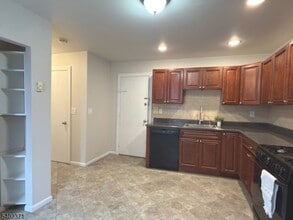 39 Glenridge Ave in Montclair, NJ - Building Photo - Building Photo