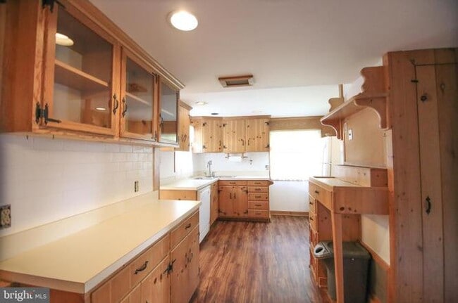 46 Woodland Ave in Trenton, NJ - Foto de edificio - Building Photo