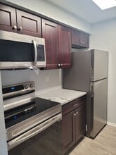 4013 Dream Oak Pl in Tampa, FL - Foto de edificio - Building Photo