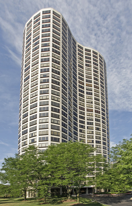 5000 Town Center in Southfield, MI - Building Photo