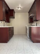 4109 W 5th St, Unit V4 in Santa Ana, CA - Building Photo