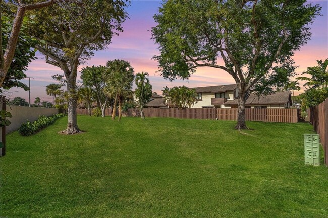 7136 SW 105th Ct in Miami, FL - Foto de edificio - Building Photo