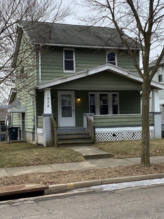 property at 1978 9th St SW