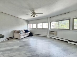 348 Franklin St, Unit 4D in Cambridge, MA - Foto de edificio - Building Photo
