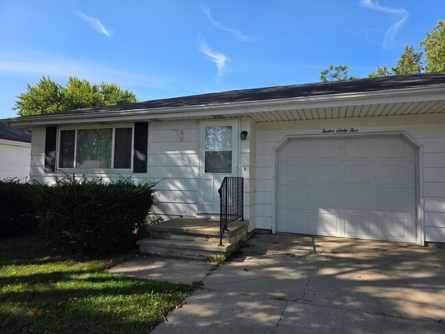 1263-1265 Meadow Ln in Neenah, WI - Building Photo - Building Photo