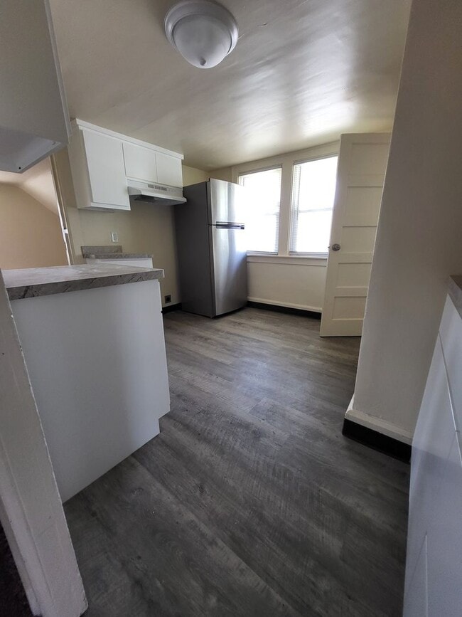 property at 1133 Day St