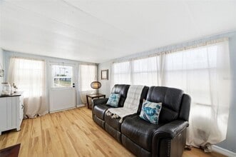 10913 Liberty Dr in Port Richey, FL - Building Photo - Building Photo