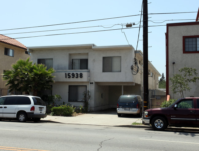 15938 Vanowen St in Van Nuys, CA - Building Photo - Building Photo