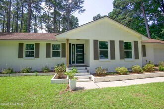 906 N Glenwood Trail in Southern Pines, NC - Building Photo - Building Photo