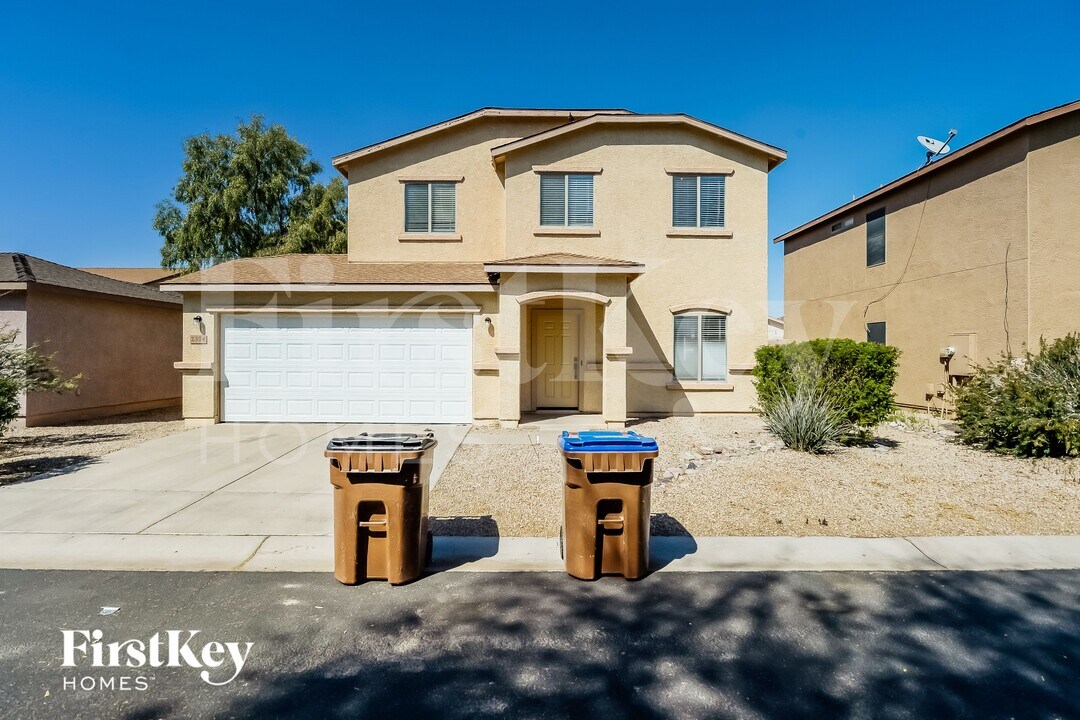 2374 E Meadow Chase Dr in Queen Creek, AZ - Building Photo