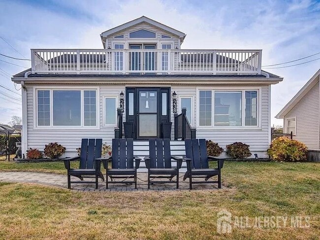 property at 238 Shoreland Cir