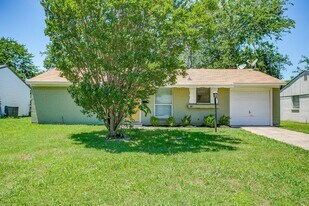 716 SW Sunset Ln in Burleson, TX - Building Photo