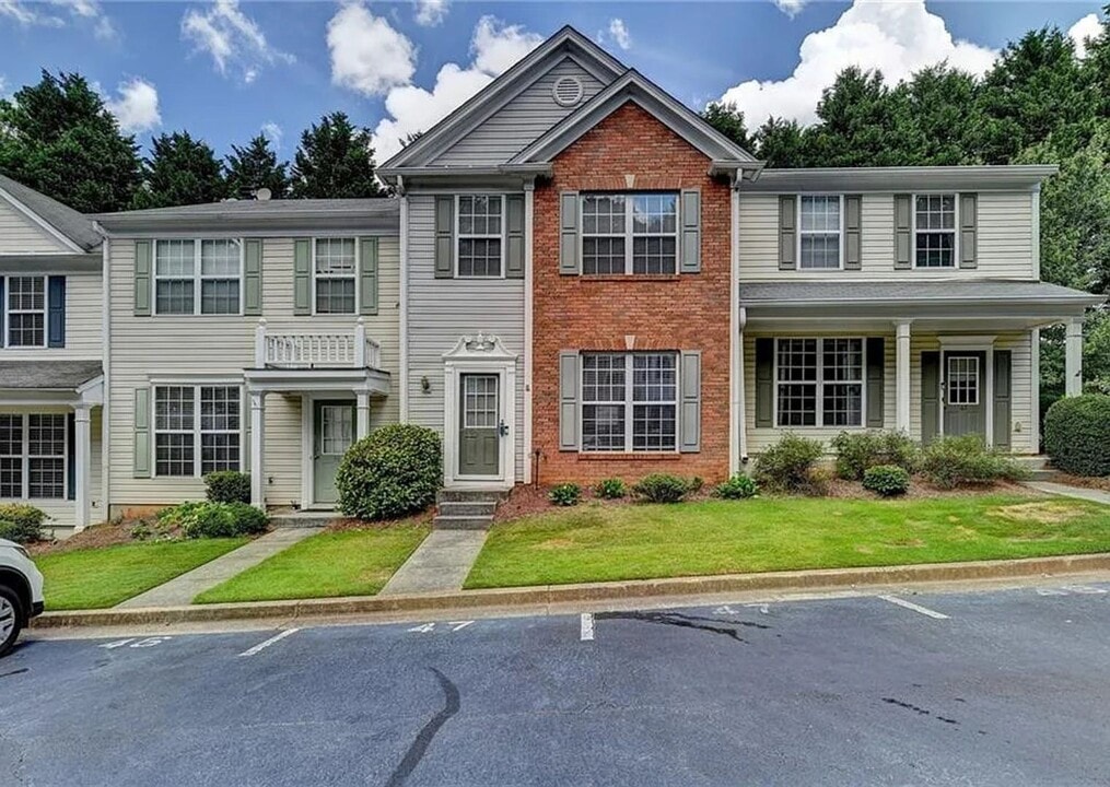 4645 Valais Ct in Alpharetta, GA - Foto de edificio