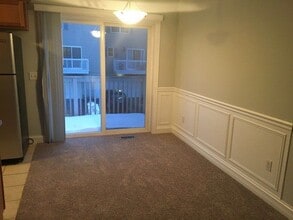 233 W Klein Ave in Cortland, IL - Building Photo - Building Photo