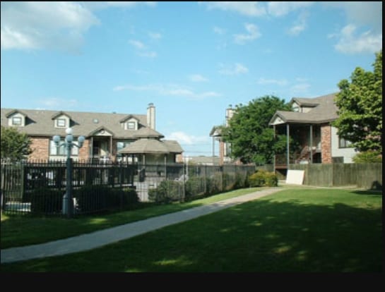 Emory on Grand in Waxahachie, TX - Foto de edificio