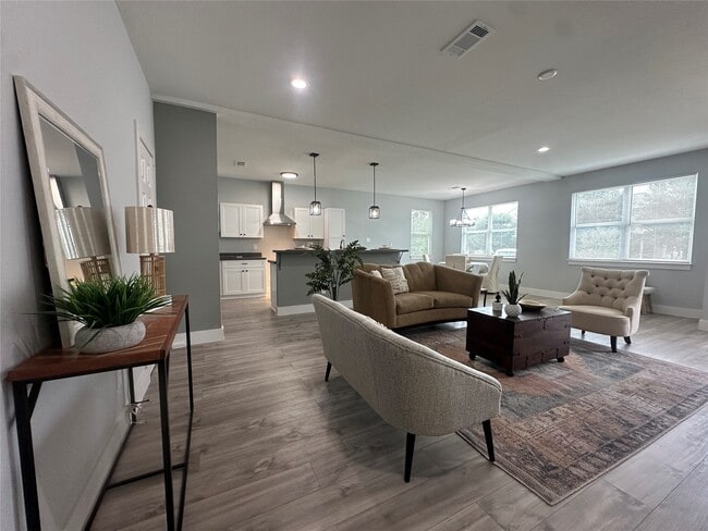11319 Carla St