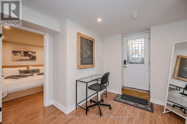 12-12 Arkley Crescent in Toronto, ON - Building Photo - Building Photo