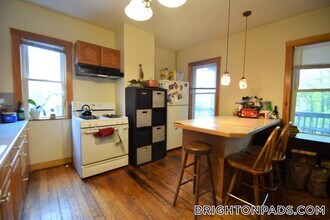 346 Faneuil St, Unit 2 in Boston, MA - Foto de edificio - Building Photo