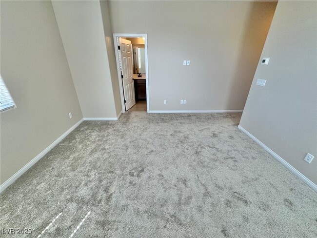 property at 4565 Queens Hl St