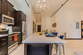 Gallery Villas Premier Apartment Homes in St. Louis, MO - Foto de edificio - Building Photo