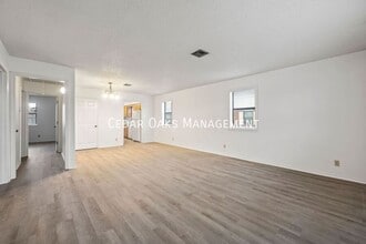 801 S 17th Pl in Rogers, AR - Foto de edificio - Building Photo