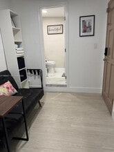 582 E 18th St, Unit B in Hialeah, FL - Building Photo - Building Photo