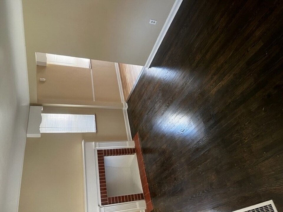 6047 Mayflower Ave in Cincinnati, OH - Building Photo