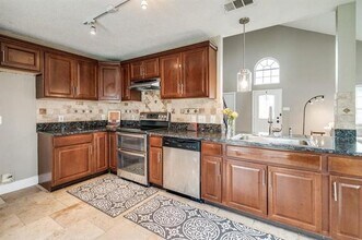 8164 Heritage Pl Dr in Fort Worth, TX - Building Photo - Building Photo