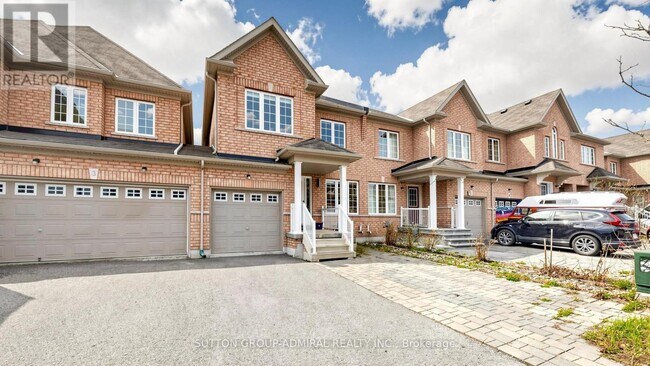 5 Quattro Ave in Richmond Hill, ON - Building Photo - Building Photo