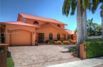 741 Tyler St in Hollywood, FL - Building Photo - Building Photo