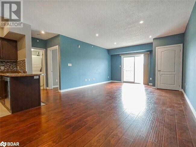 39 Ferndale Dr S in Barrie, ON - Building Photo - Building Photo