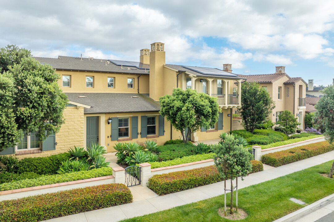 Paloma in Irvine, CA - Foto de edificio